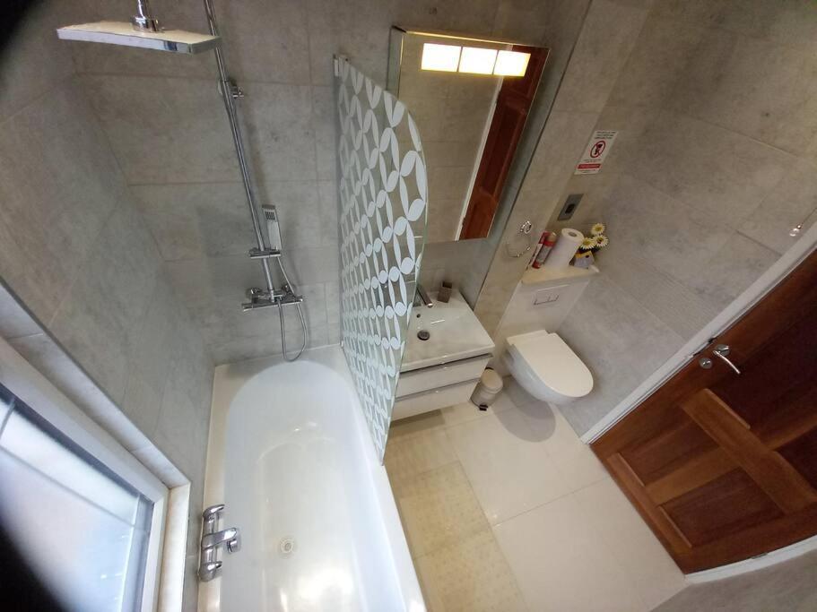 Luxury Holiday Home, Near Beach Southend-on-Sea Exterior photo