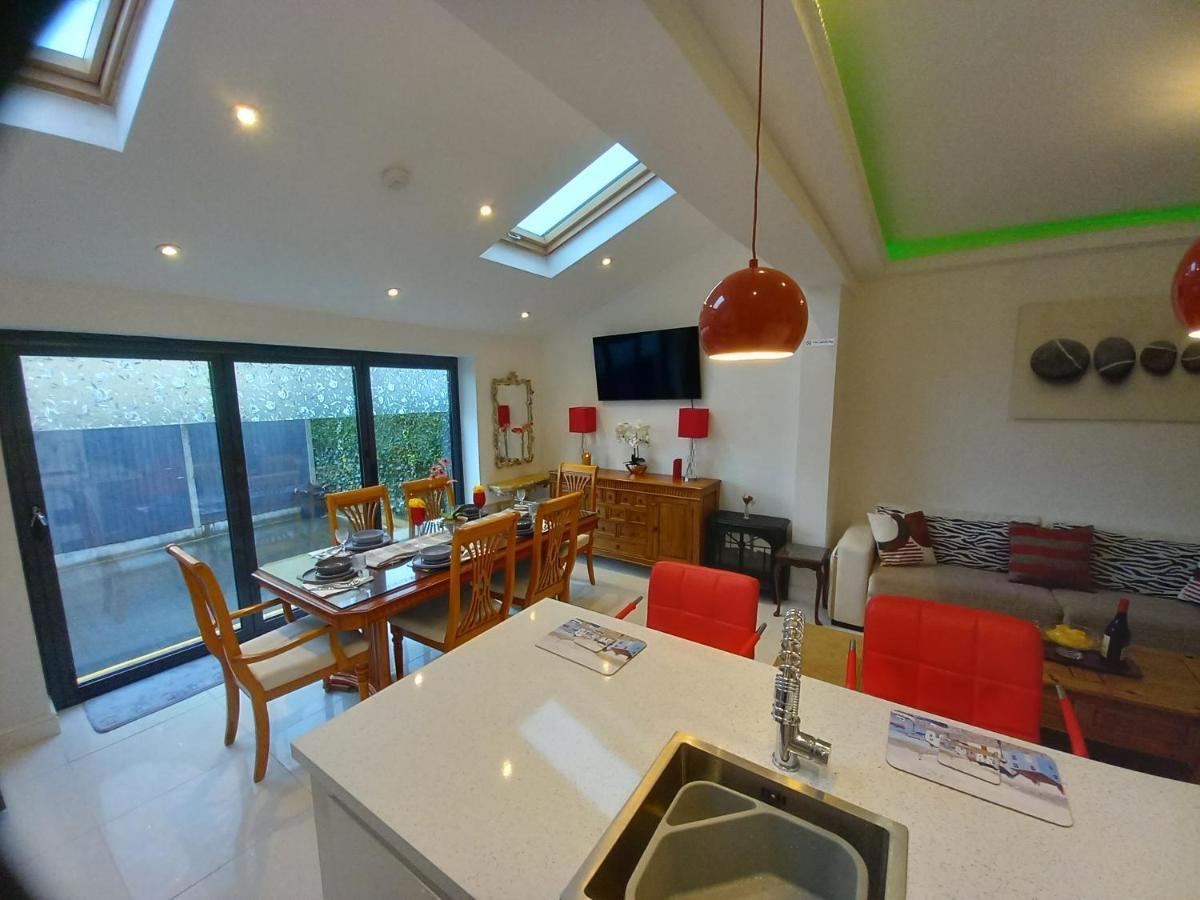 Luxury Holiday Home, Near Beach Southend-on-Sea Exterior photo