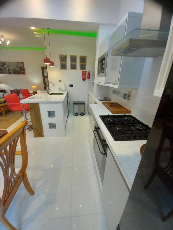 Luxury Holiday Home, Near Beach Southend-on-Sea Exterior photo