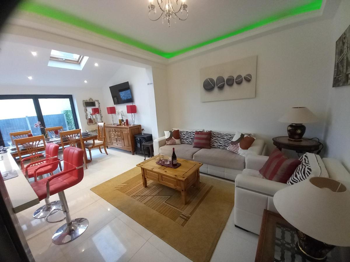 Luxury Holiday Home, Near Beach Southend-on-Sea Exterior photo